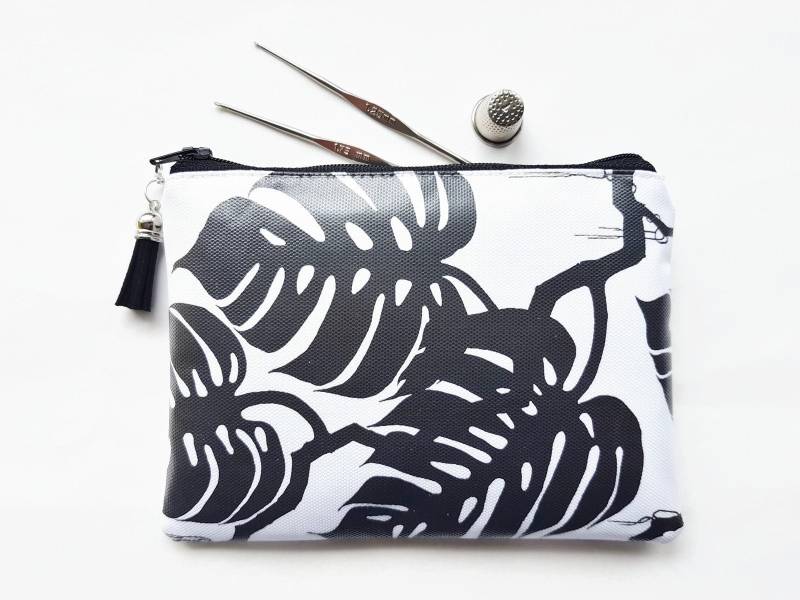 Portemonnaie Aus Kunstleder Schmale Geldbörse Mit Muster von JiggleMaWiggle