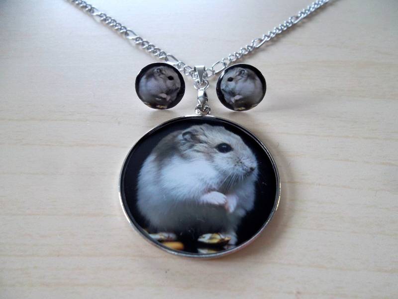 Ein Set Aus Kette Und Ohrringen Mit Deinem Motiv von JihaDesignCZ