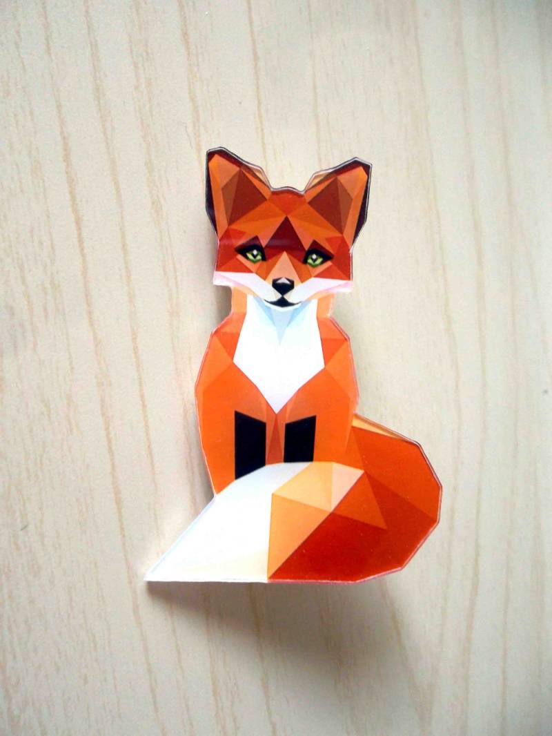 Kristall-Resin Fuchs Brosche Polygon Design, Platin Basis Kristall-Resin Fuchs Brosche Polygon Design, Platin Basis von JihaDesignCZ
