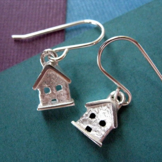 sterling Silberohrringe Winzigen Haus Baumeln - Zierlich Klein Zart Schlicht sterling Silberohrringe Winzigen Haus Baumeln - Zierlich Klein Zart Schlicht von JillKDavisJewelry