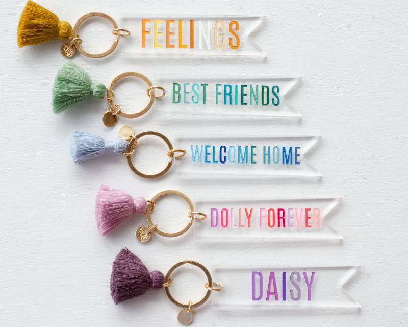 Personalisierter Name Schlüsselanhänger, Benutzerdefinierte Quaste Klar Brautjungfer Geschenke, Personalisiertes Geschenk, Bunt Acryl Personalisierter Name Schlüsselanhänger, Benutzerdefinierte Quaste Klar Brautjungfer Geschenke, Personalisiertes Geschenk, Bunt Acryl von JillMakes