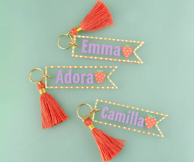 Personalisierter Name Schlüsselanhänger, Erdbeer Benutzerdefinierter Acryl Klar Quaste Obst Personalisierter Name Schlüsselanhänger, Erdbeer Benutzerdefinierter Acryl Klar Quaste Obst von JillMakes