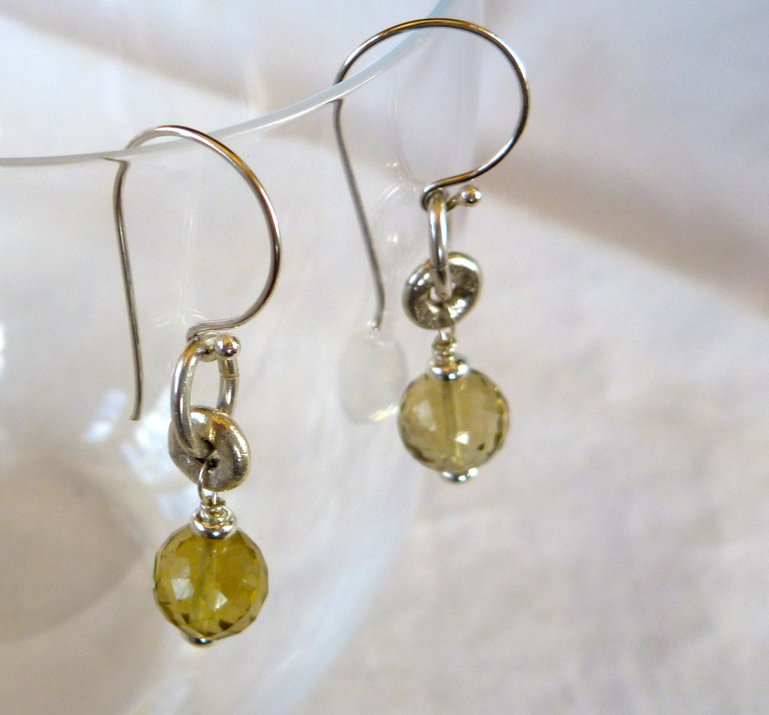 Funkeln Sie in Diese Citrin Ohrringe Sterling Silber Funkeln Sie in Diese Citrin Ohrringe Sterling Silber von JillzJewelry