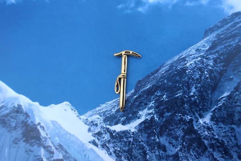 Bergsteiger Axt Gold Getauchte Zinn-Reversnadel - Cc523G- Klettern, Bergklettern, Outdoor Und Erkunden Von Pins von JimClift