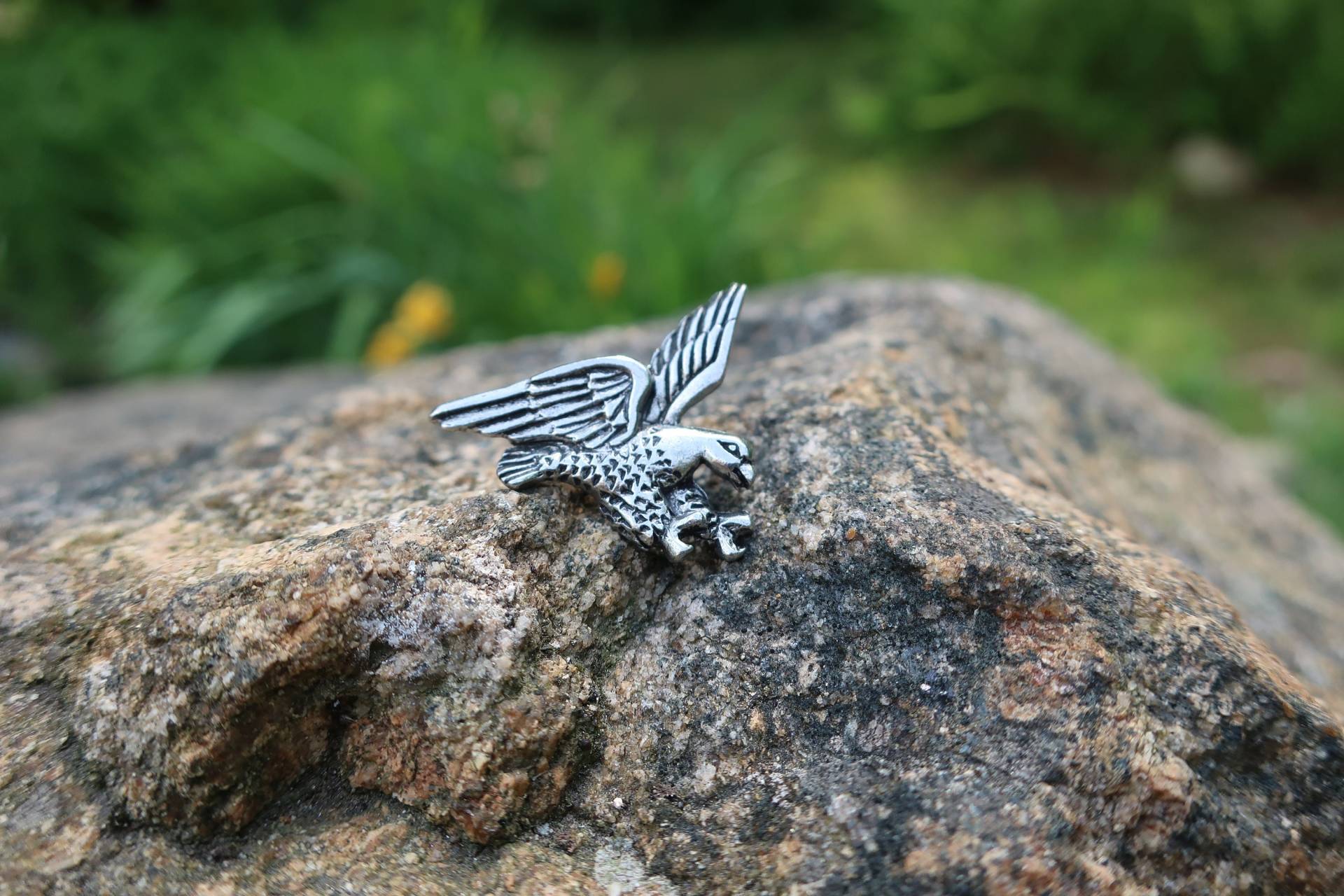 Zinn Falke Anstecknadel Wilde Natur Vogel Brosche von JimClift