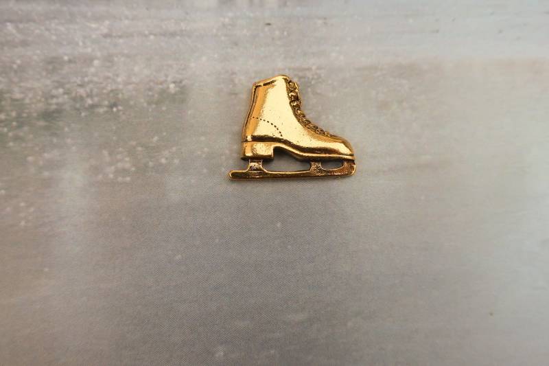 Gold Eiskunstlauf Pin - Cc218G Eiskunstlauf, Schlittschuh, Wintersport, Und Schlittschuh Geschenke Pins von JimClift