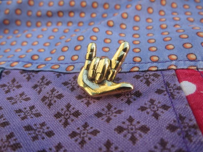 Gold I Love You Reversnadel - Cc623G - You, Liebe, Zeichensprache Und Spruch-Anstecknadeln von JimClift