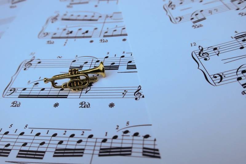 Gold Trompeten-Anstecknadel-Cc137G - Musiklehrer, Musikinstrumente, Band Und Kunst Pins von JimClift