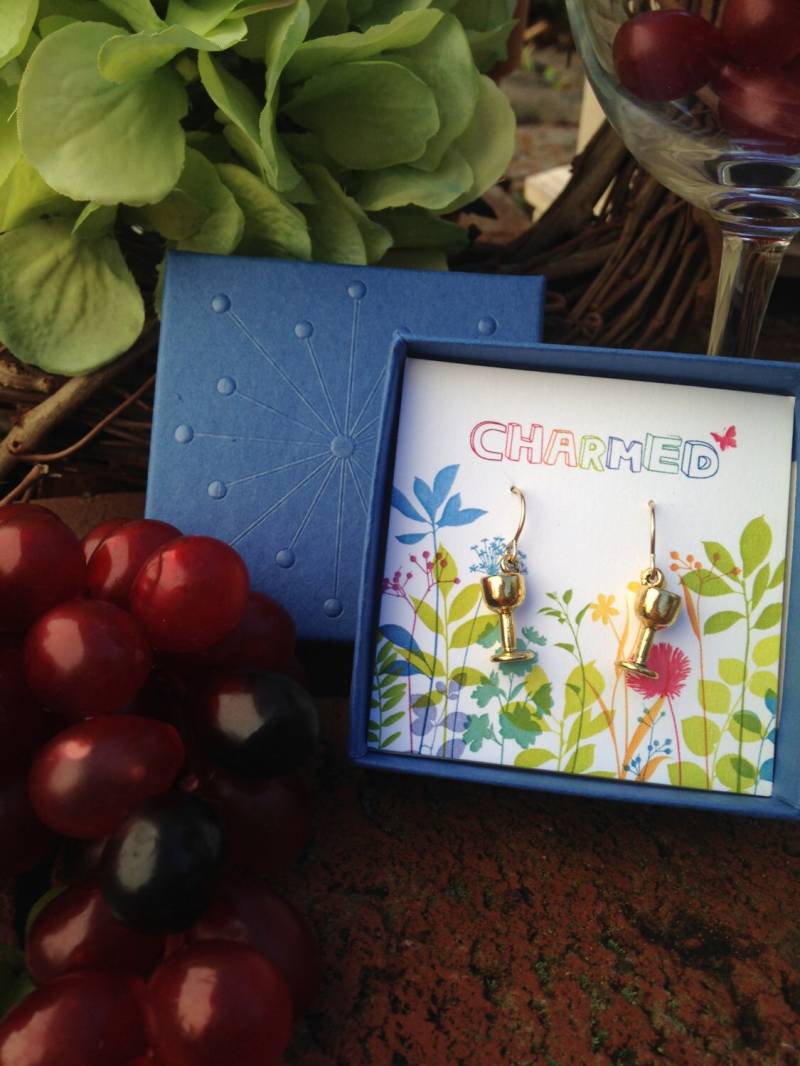 Goldene Weinglas Ohrringe Aus Unserer Charmed Kollektion von JimClift