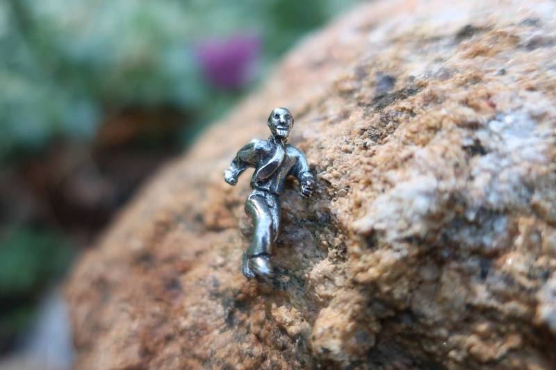 Running Guy Pewter Lapel Pin - Cc328 - Run, Schnell, Business, Anzug Und Krawatte Sprint von JimClift