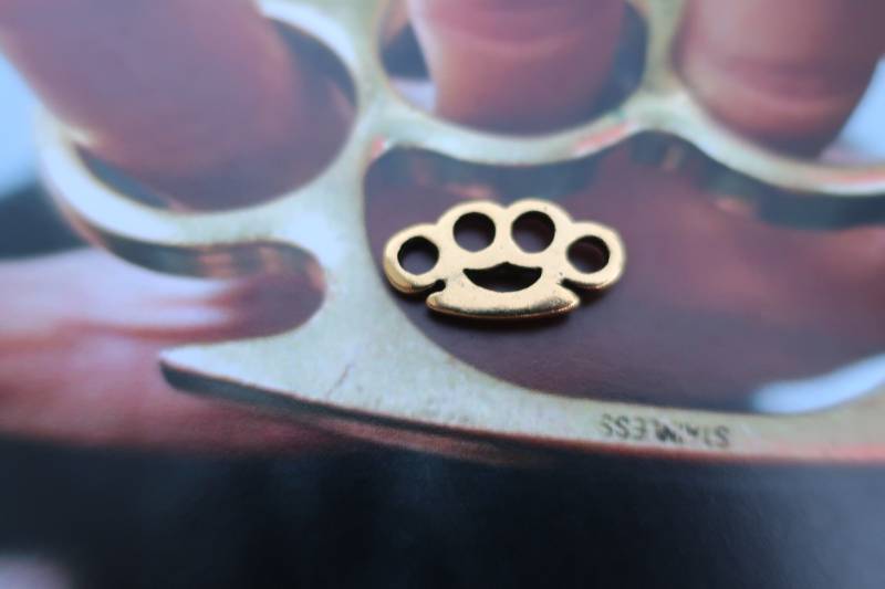 Schlagring Anstecknadel in Gold-Cc525G von JimClift