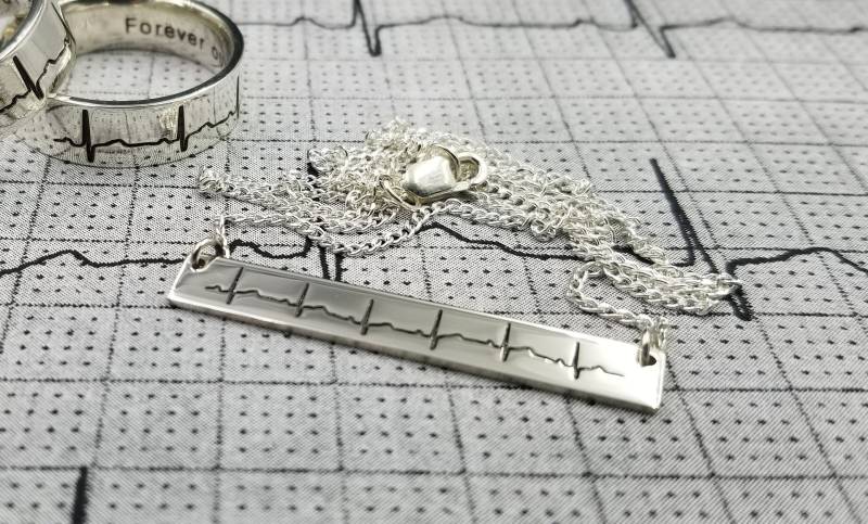 Echte Herzschlag Halskette - Erinnerungshalskette Andenken Geschenk/Baby Ekg Geschenke Für Mama Mütter Echte Herzschlag Halskette - Erinnerungshalskette Andenken Geschenk/Baby Ekg Geschenke Für Mama Mütter von JimLittleJewelry