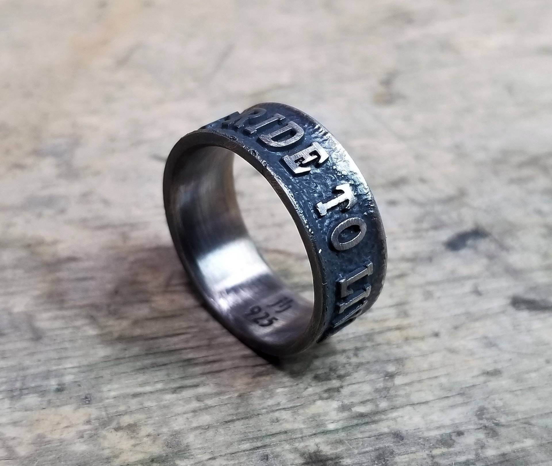 Ride To Live/- Biker Ring Harley Davidson Schmuck Motorrad Herren Geschenk Für Ihn Ride To Live/- Biker Ring Harley Davidson Schmuck Motorrad Herren Geschenk Für Ihn von JimLittleJewelry