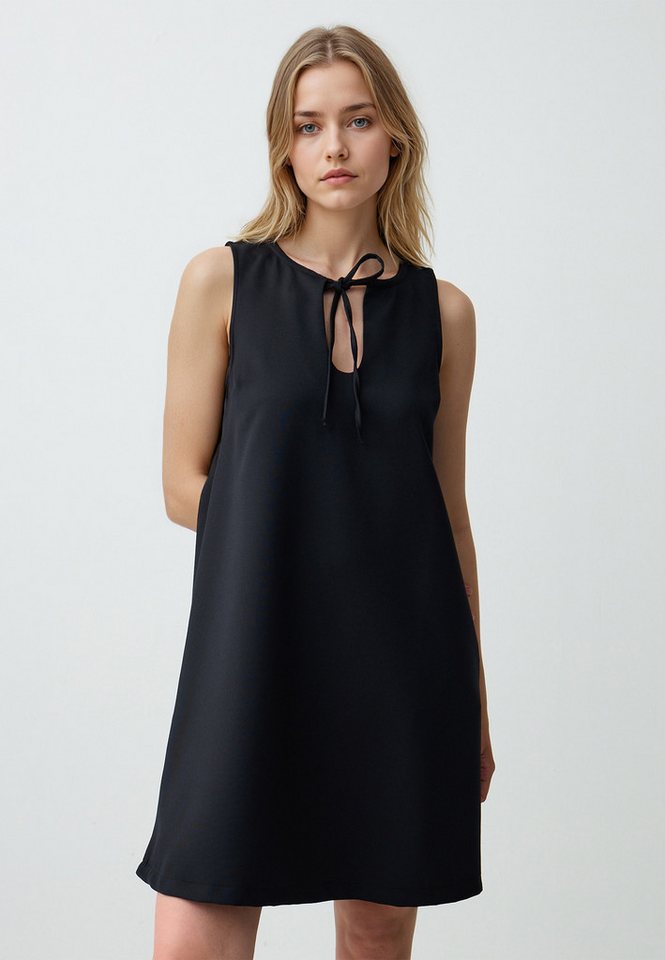 Jimmy Key Minikleid Ärmelloses Gewebtes Minikleid Mit Lockerer Passform Und Bindebändern Jimmy Key Minikleid Ärmelloses Gewebtes Minikleid Mit Lockerer Passform Und Bindebändern von Jimmy Key