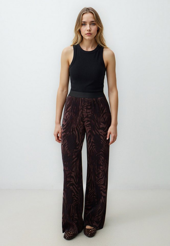 Jimmy Key Strickhose Gerade Geschnittene Gemusterte Strickhose Mit Normaler Taille Und Weit Jimmy Key Strickhose Gerade Geschnittene Gemusterte Strickhose Mit Normaler Taille Und Weit von Jimmy Key