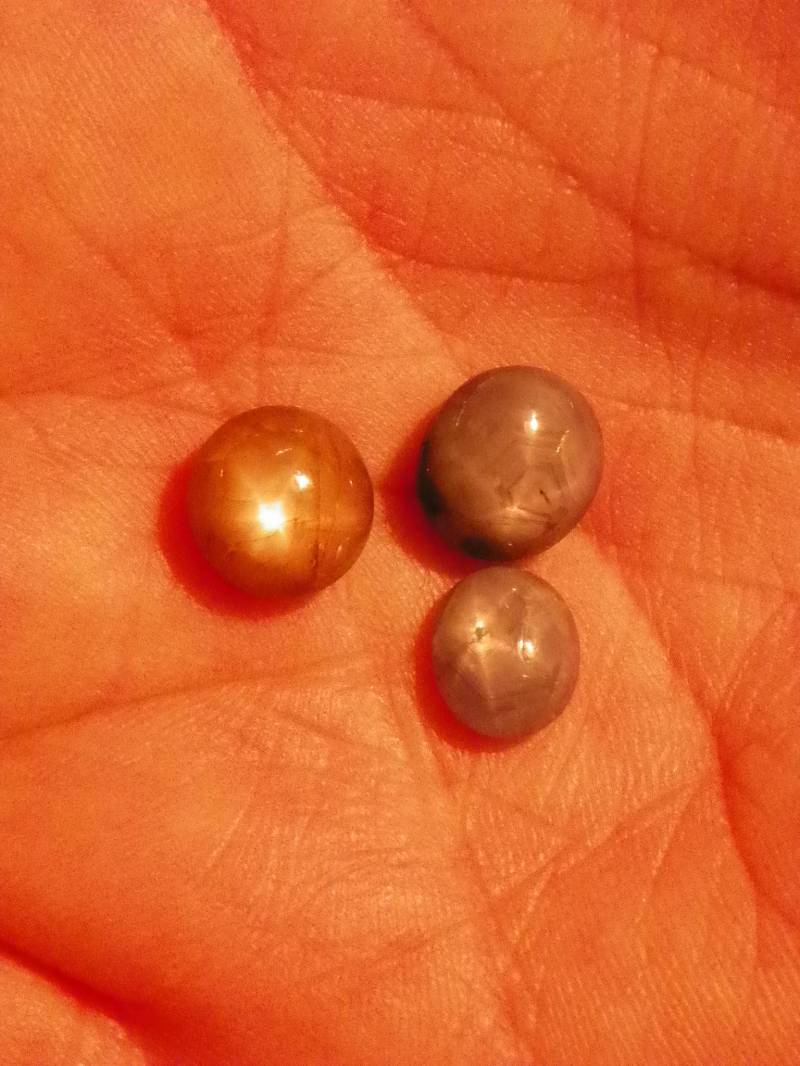 Blauer Stern-Saphir Taxis Cabochons 3 Stück 15, 535 Karat Blauer Stern-Saphir Taxis Cabochons 3 Stück 15, 535 Karat von JimsGemology