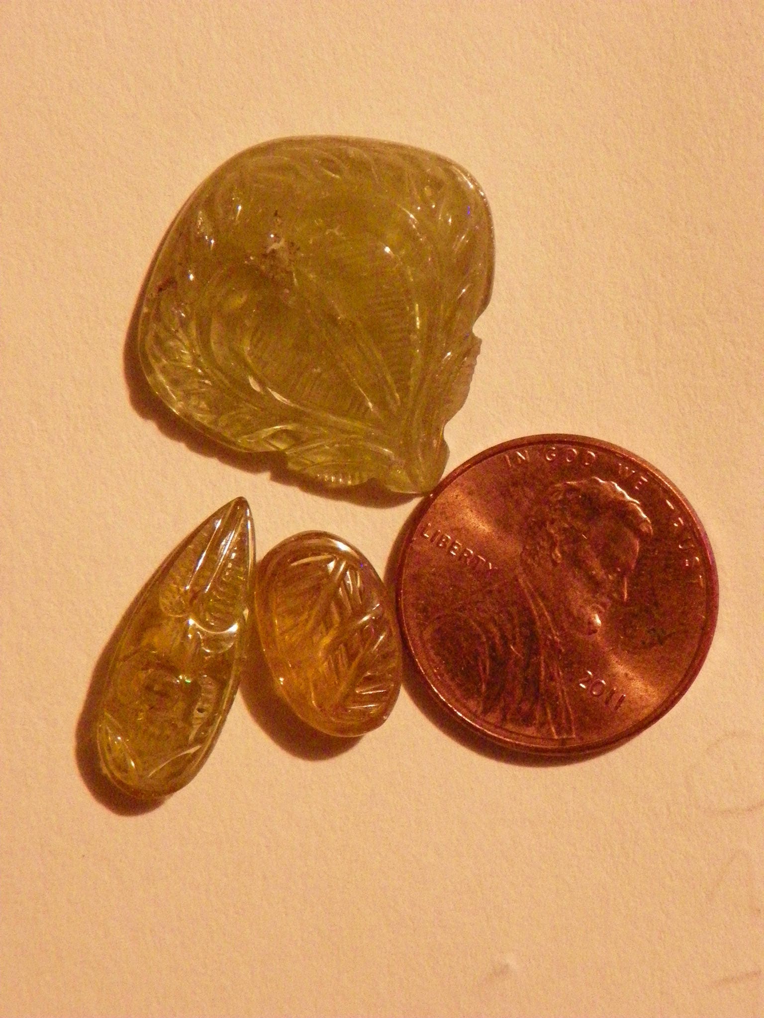 Sphen 30 Karat Geschnitzten Taxis Cabochons 3 Stück von JimsGemology