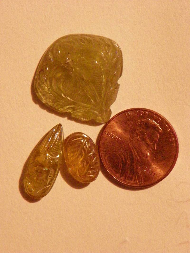 Sphen 30 Karat Geschnitzten Taxis Cabochons 3 Stück Sphen 30 Karat Geschnitzten Taxis Cabochons 3 Stück von JimsGemology