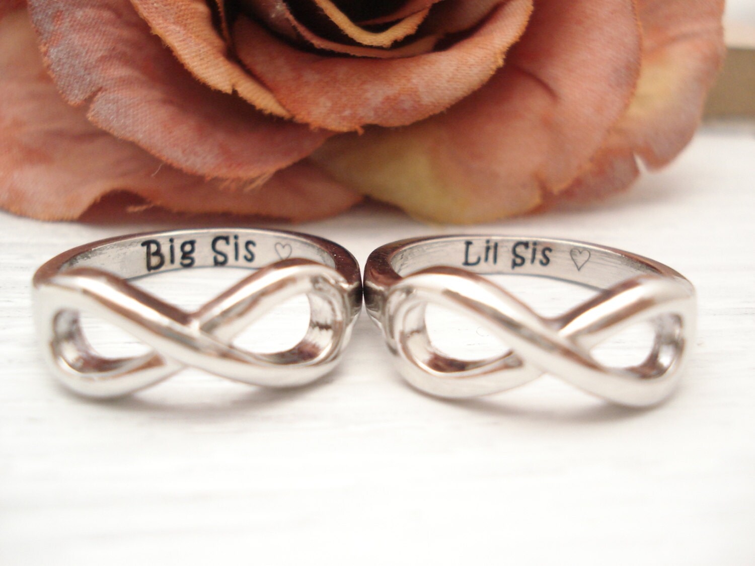 Zwei Sterling Silber Graviert | Big Sis Und Lil Mit Herz Infinity Ringe, Freundschaft, College Ring, , Groß Klein, Schwesternschaft Geschenk von JinMadeJewelry