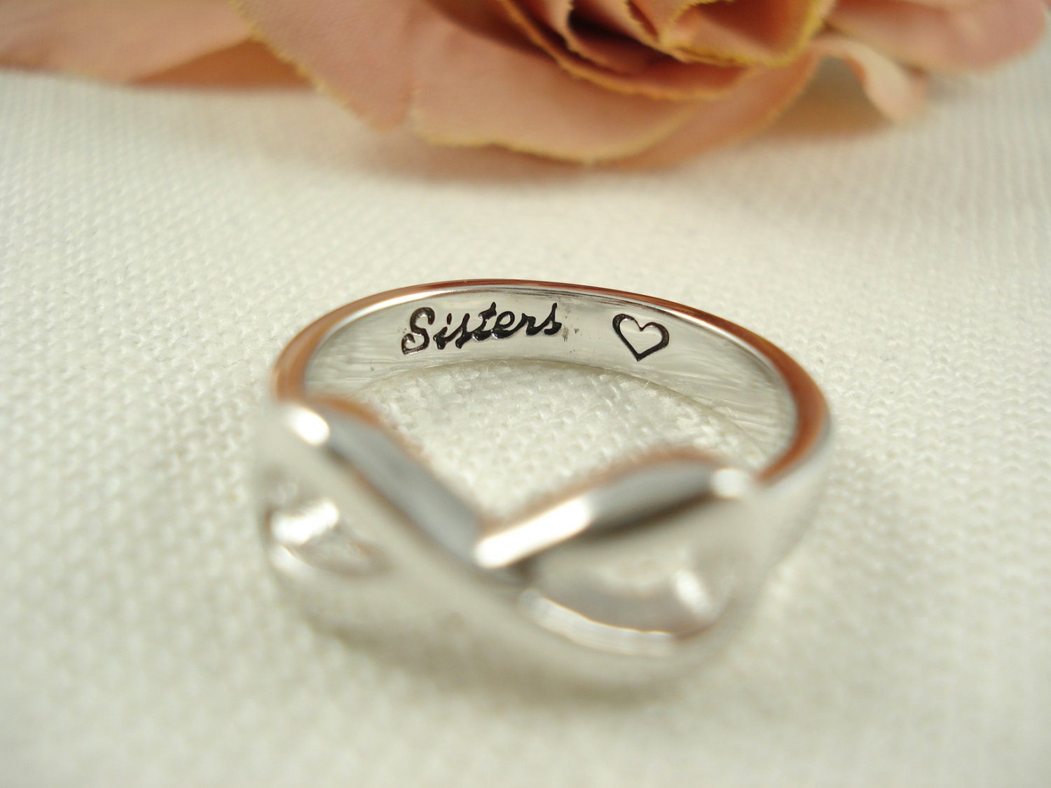 "sterling Silber Infinity Ring, "Schwestern Mit Herz" Individuell Gravierte Große Und Kleine Schwestern Für Immer Immer." von JinMadeJewelry