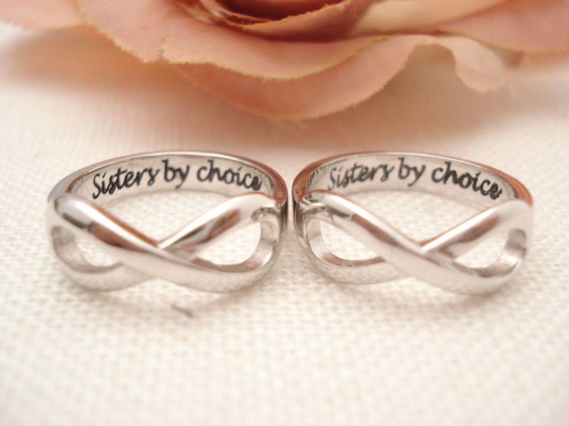 sterling Silber Personalisierte Ring | Eins...benutzerdefinierte Gravierbar Infinity Ring, Jeden Tag, Geschenk Für Sie, Brautjungfer von JinMadeJewelry