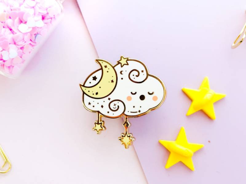 Verträumte Und Verschlafen Mond Wolke Hard Emaille Pin - Aus Der Cute Dreamy Clouds Kollektion | Frühlingsgeschenk von Jinosart
