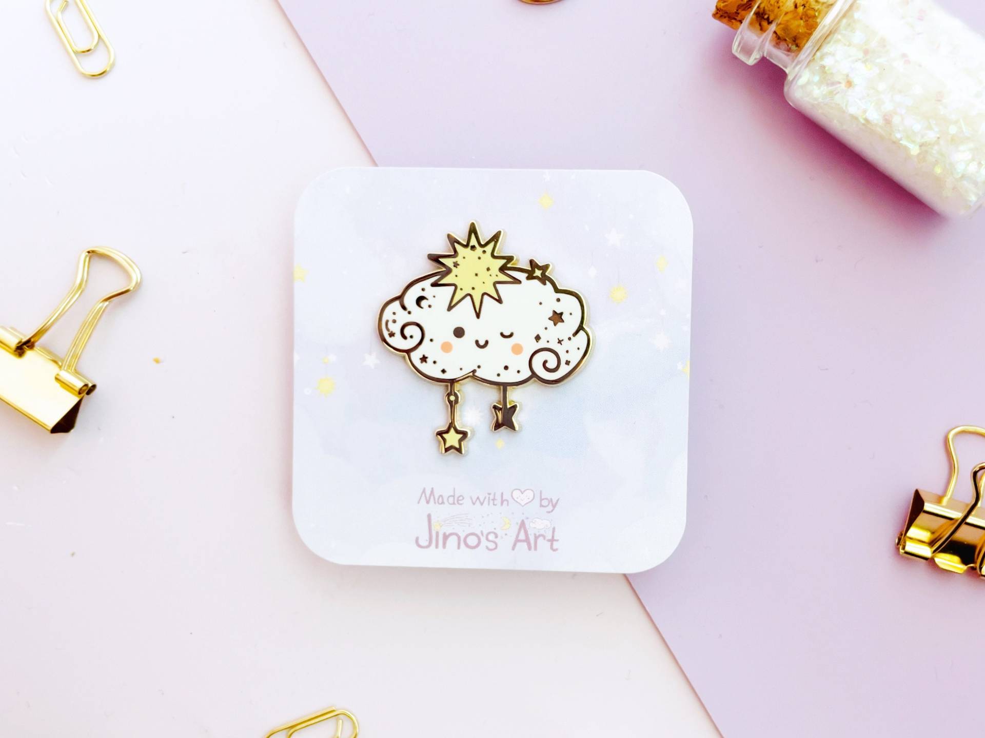 Verträumter Und Fröhlich Funkelnder Wolken Pin Aus Der Niedlichen Verträumten Kollektion | Frühlingsgeschenk von Jinosart