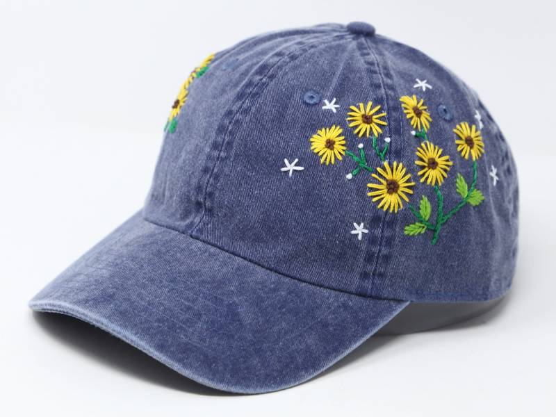 Baseballkappe Aus Waschender Baumwolle, Doppelseitig Handbestickter Sonnenblumenblumengartenhut, Baseballhut Mit Gebogener Krempe von JinsArtCorner