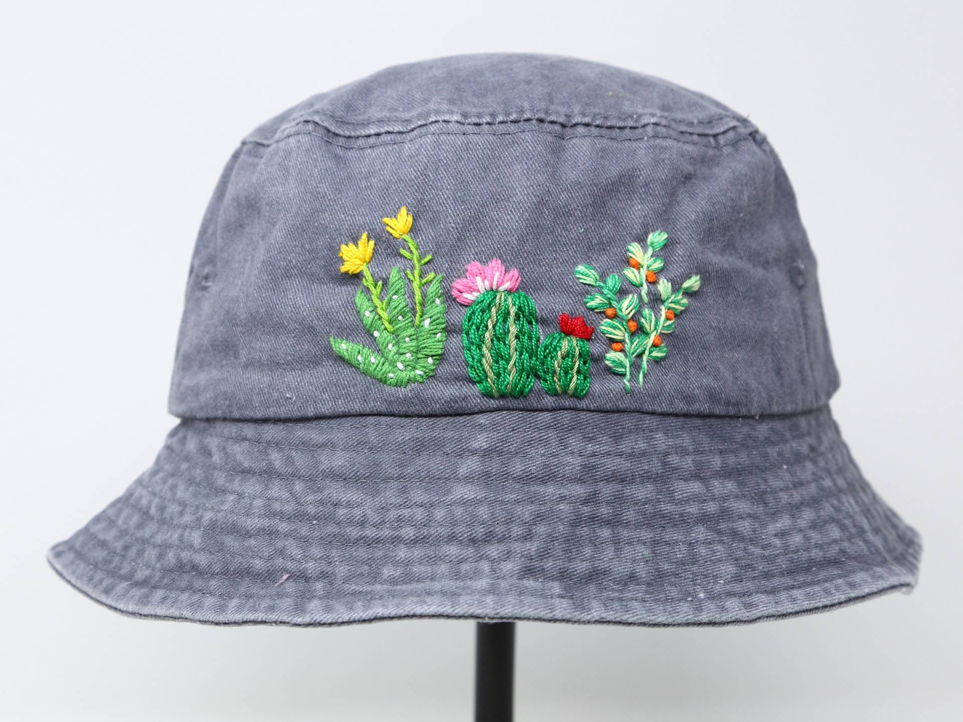 Hand Bestickter Kaktus Aloe Flower Bucket Cap, Kurze Krempe Baumwolle Camping Wandern Angeln Bonnie Hut Hand Bestickter Kaktus Aloe Flower Bucket Cap, Kurze Krempe Baumwolle Camping Wandern Angeln Bonnie Hut von JinsArtCorner