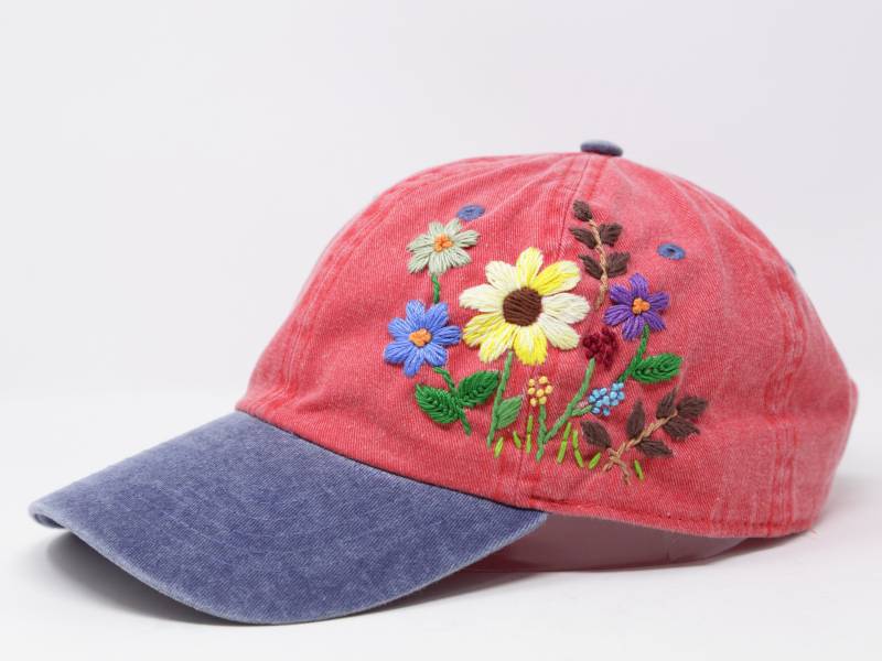 Handbestickte Handgemachte Sonnenblume Blumen Baseball Cap Curve Krempe 2 Ton Baumwolle Sonnenhut Blau Rot von JinsArtCorner