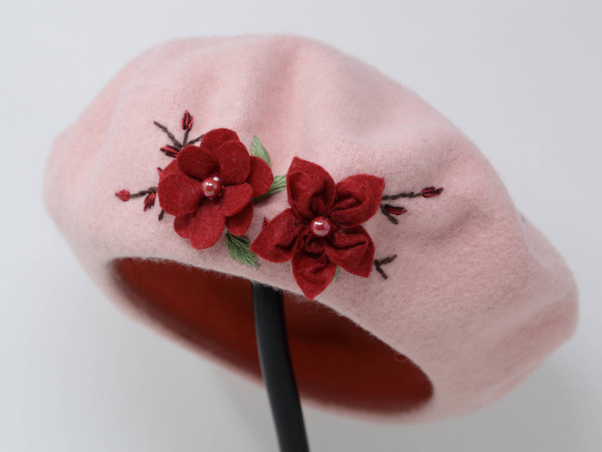 Handgemachte Hand Bestickt Twin Duo Filz Blume 100% Wolle Beret Hut, Warme Winter Französisch Mütze Rosa von JinsArtCorner