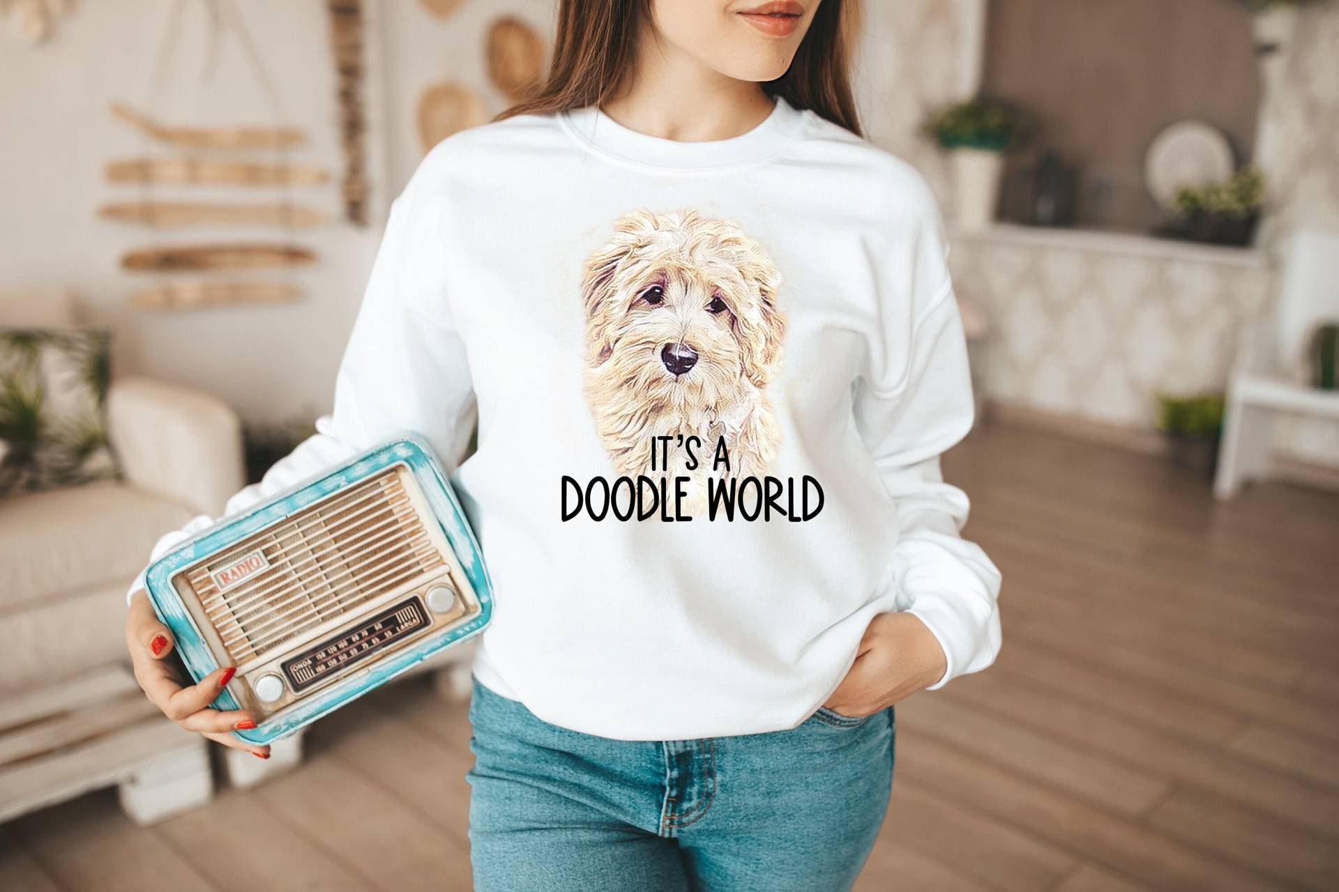 Es Ist Ein Doodle World Unisex Sweatshirt, It Es A Crewneck, Mama Shirt, Daddy Grandma Shirt von JinxeyDesigns