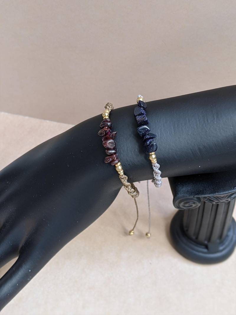 Macramee Armband Mit Granat - Oder Blue Sand Stone Splitter Macramee Armband Mit Granat - Oder Blue Sand Stone Splitter von JitisDream
