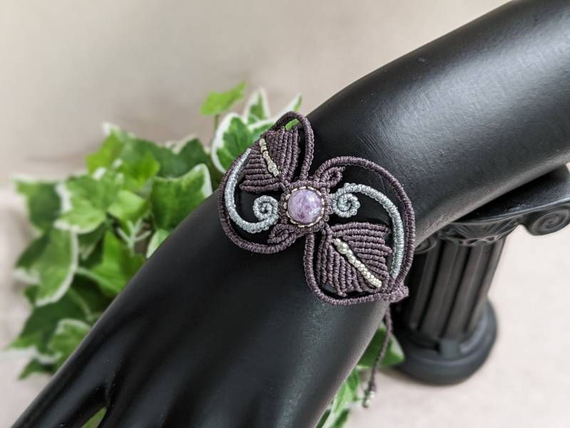 Macramee Armband Mit Lepidolith, Micro-Macramee Macramee Armband Mit Lepidolith, Micro-Macramee von JitisDream