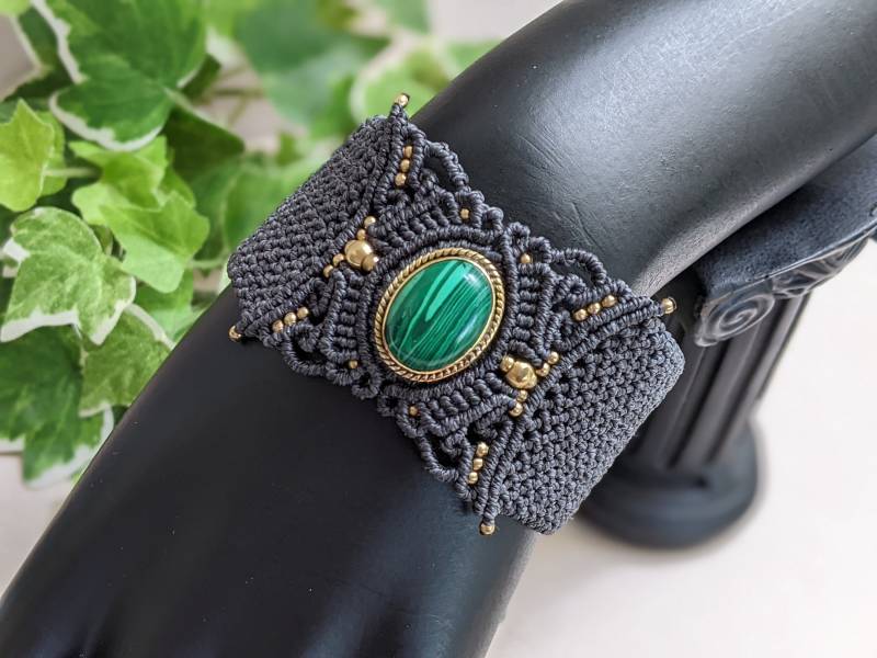 Macramee Armband Mit Malachit, Edelstein Macramee Armband Mit Malachit, Edelstein von JitisDream