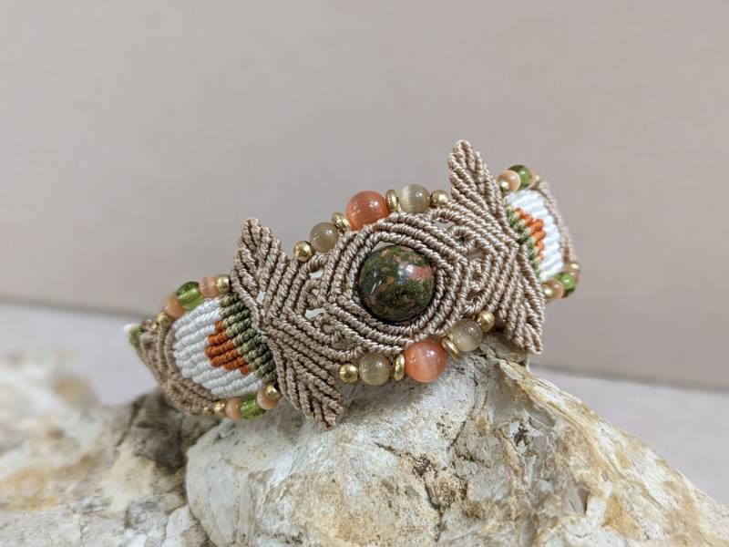 Macramee Armband Mit Unakit Perle, Retro Style, Micro-Macramee von JitisDream