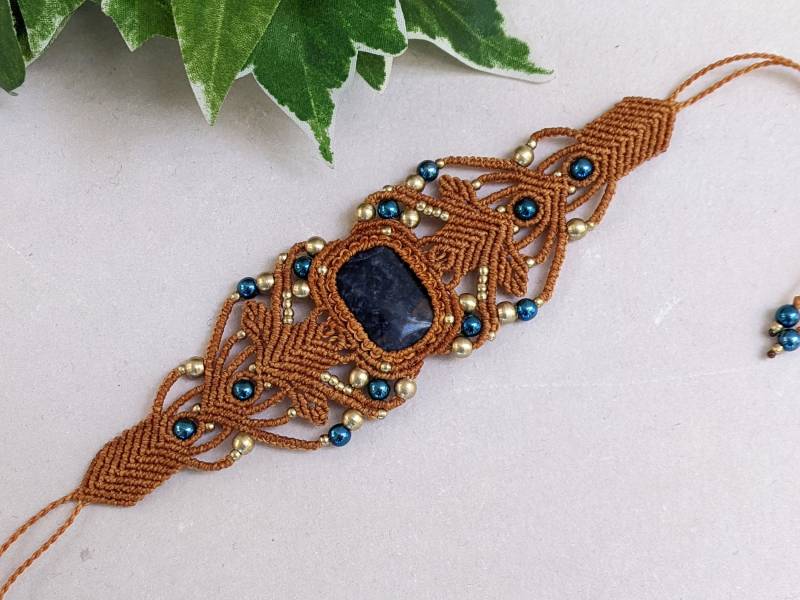 Micro-Macramee Armband Mit Sodalith, Boho Style von JitisDream