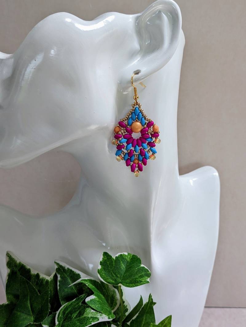 Moderne Perlenohrringe, Ohrhänger von JitisDream