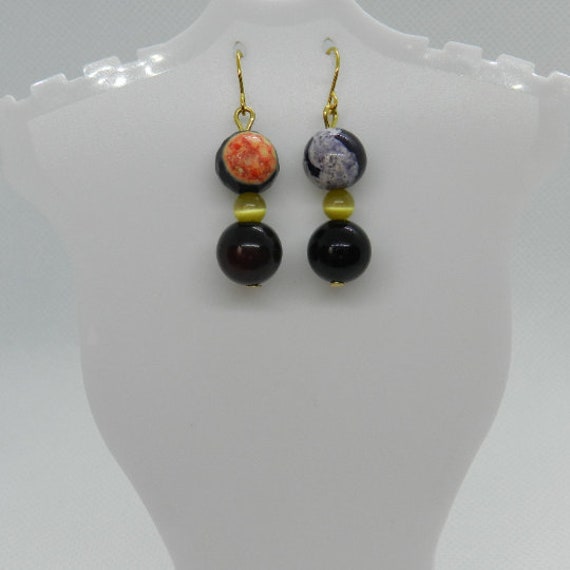 Einzigartige Off World Feuer Achat Runde Perlen Ohrringe Durchbohrt E150 Ooak Versandfertig von JnJGiftsHandmade