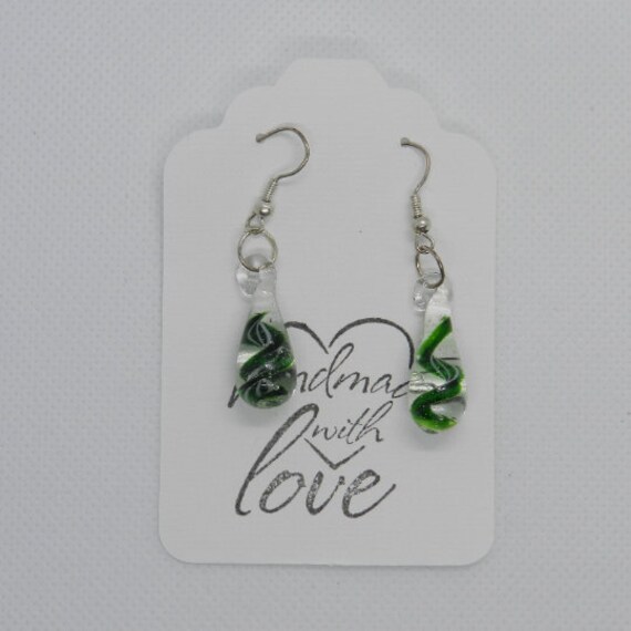Murano Stil Grüne Und Weiße Glastropfen Ohrringe E2777 Versandfertig von JnJGiftsHandmade