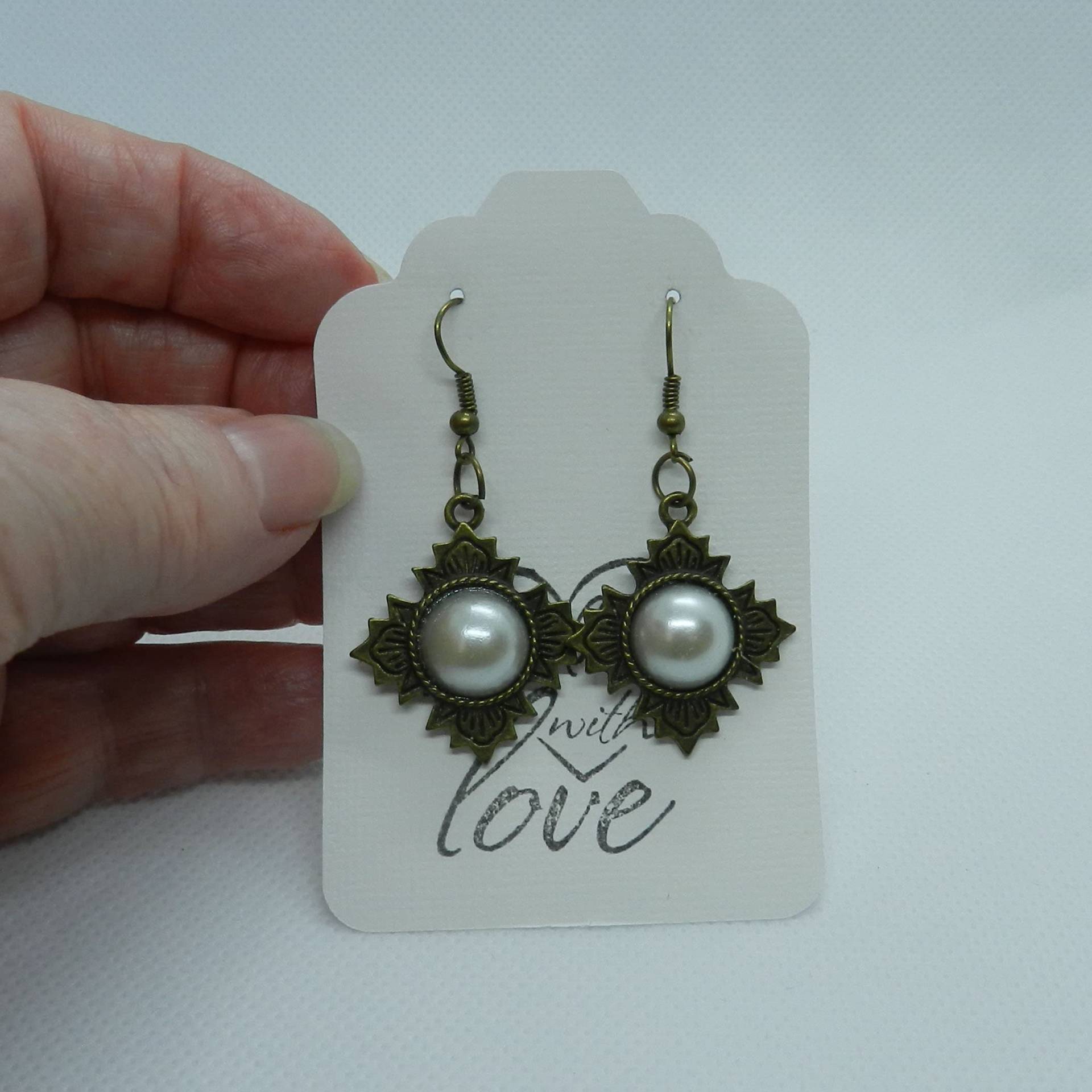 Schöne Bronze Halbperle Cabochon Ohrringe E3327 Versandfertig Schöne Bronze Halbperle Cabochon Ohrringe E3327 Versandfertig von JnJGiftsHandmade