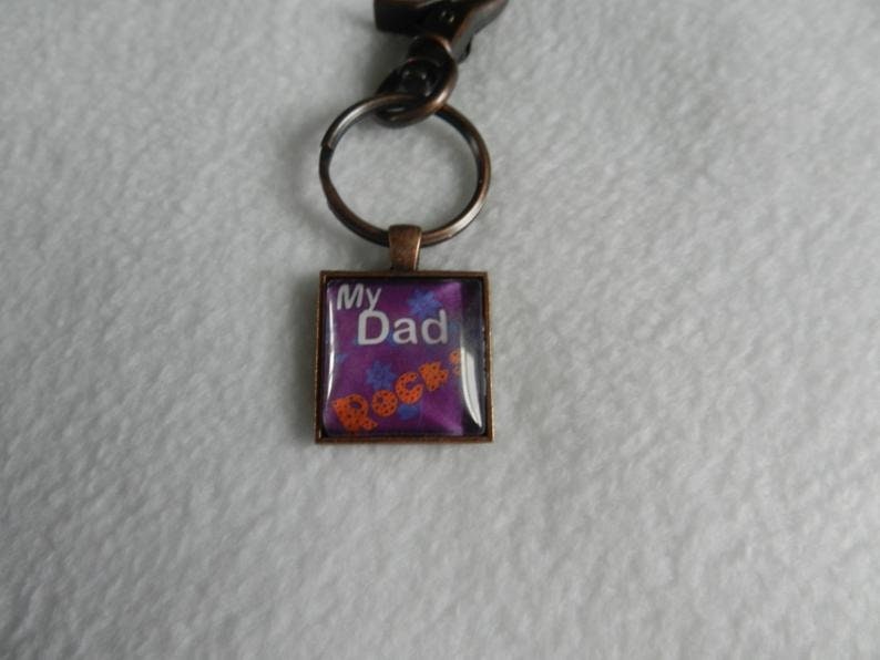 Schöne Bronze Square Schlüsselanhänger My Dad Rocks Kr2413 Sofort Lieferbar Schöne Bronze Square Schlüsselanhänger My Dad Rocks Kr2413 Sofort Lieferbar von JnJGiftsHandmade