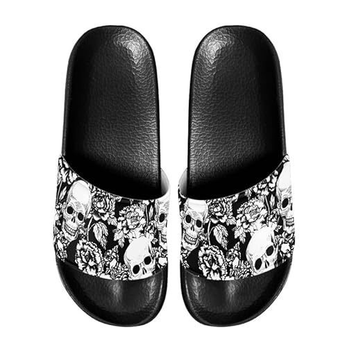 Fantastische waschlappen mit schnitzeln des gtutuems, glitschige duschschuhe im bad und halloween als halloween für erwachsene - und ehepaare von Jndtueit