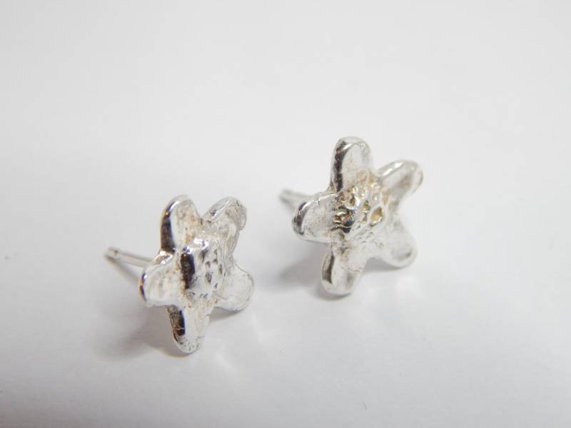 Silber Daisy Ohrstecker 99% Feinsilber Gänseblümchen Silber Daisy Ohrstecker 99% Feinsilber Gänseblümchen von JoClareJewellery