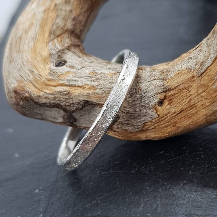Rustikaler Strukturring Aus Sterlingsilber, Auf Bestellung, Alternativer Ehering, Verlobungsring von JoCooperJewellery