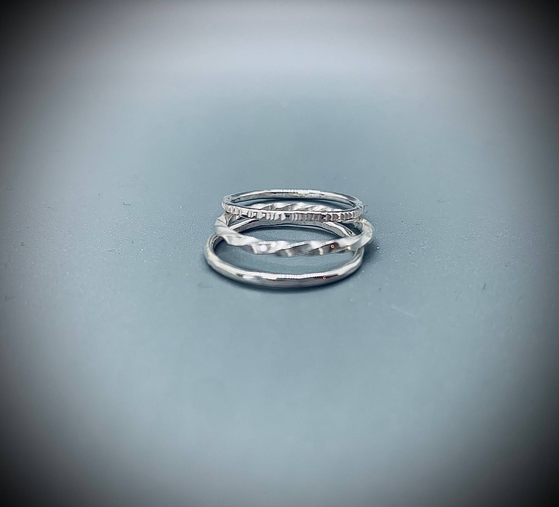 Silber Strukturierte Stapelringe Silber Strukturierte Stapelringe von JoJonesJewelry