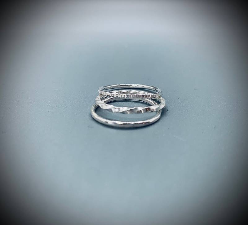 Silber Strukturierte Stapelringe Silber Strukturierte Stapelringe von JoJonesJewelry