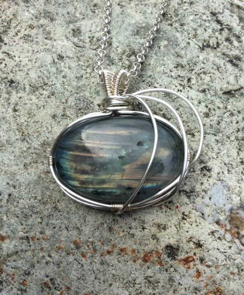 Labradorit Draht Gewickelt Cabochon Anhänger - Labadorit Labradorit Draht Gewickelt Cabochon Anhänger - Labadorit von JoMoJewellery