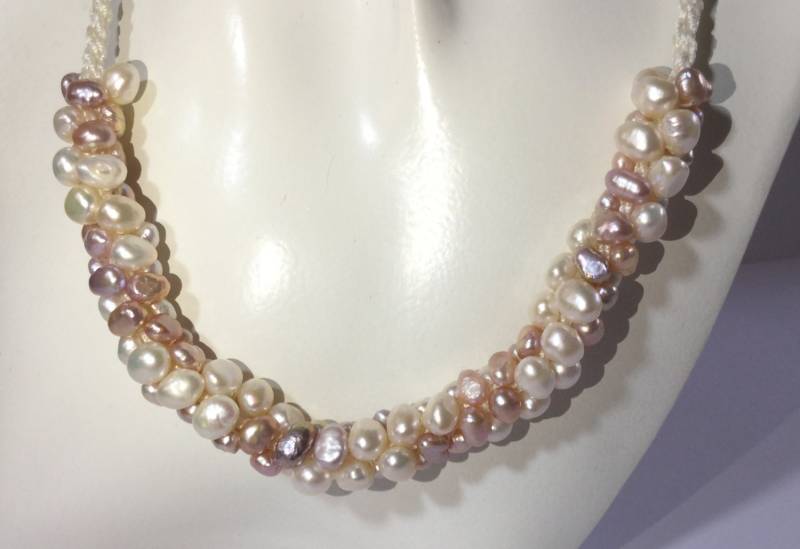 Weiß Rosa Süßwasserperlen Kumihimo Halskette - Juni Geburtsstein Brautschmuck Blasse Perlen Mit Sterling Silber Karabiner Verschluss von JoMoJewellery