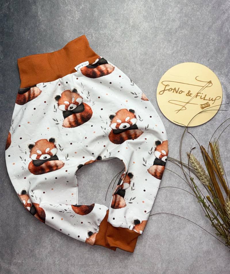 Pumphose Hose Roter Panda Gr.56 - Gr.110 Unisex Newborn Geschenk Erstausstattung Babygeschenk von JoNoFiLu